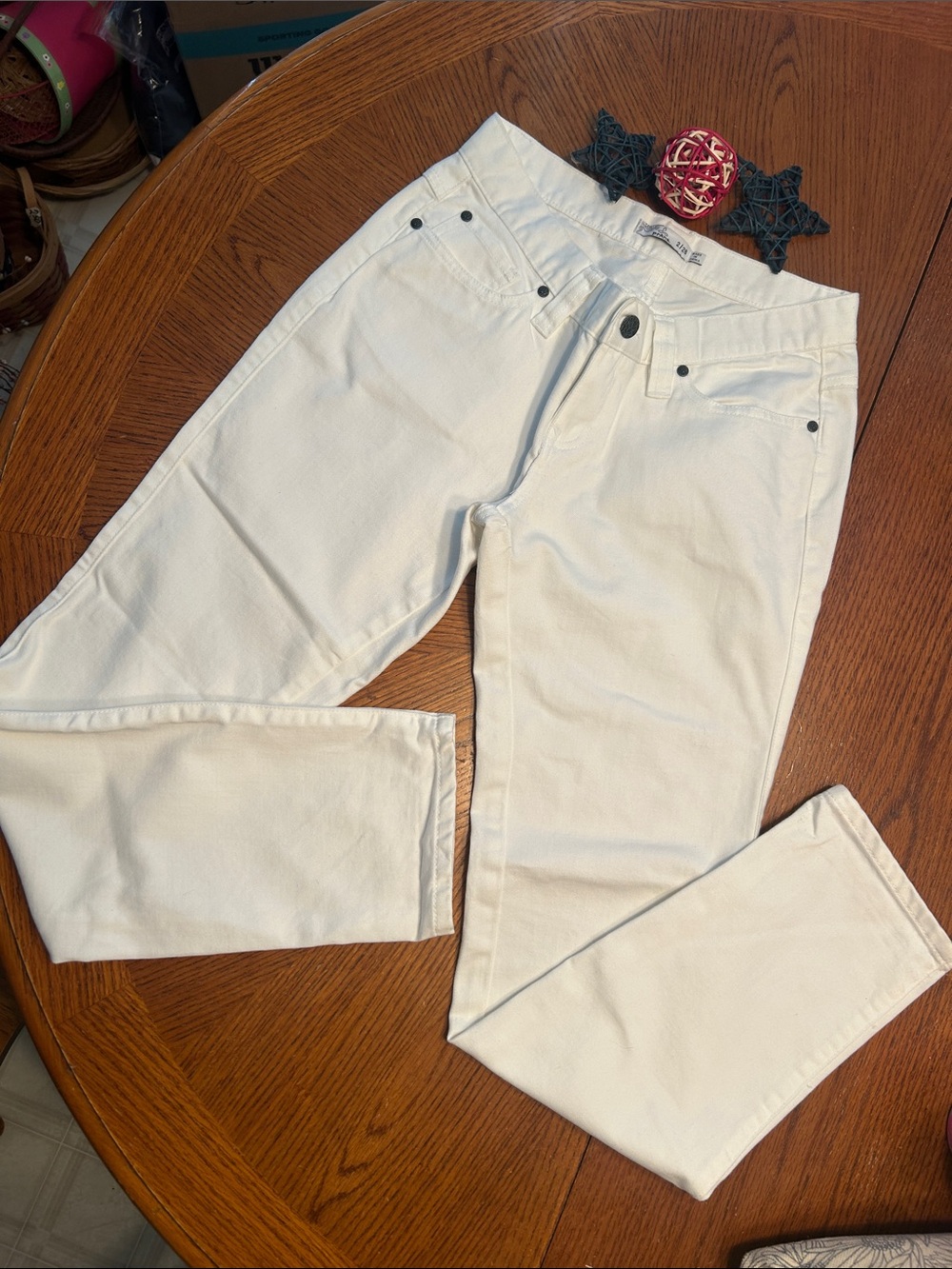 Prana Women's White Straight-Leg JEANS Size 2/26 GREAT SHAPE—BARELY WORN!